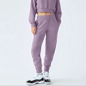 TNA Cozy Fleece Boyfriend Cuffed Sweatpant